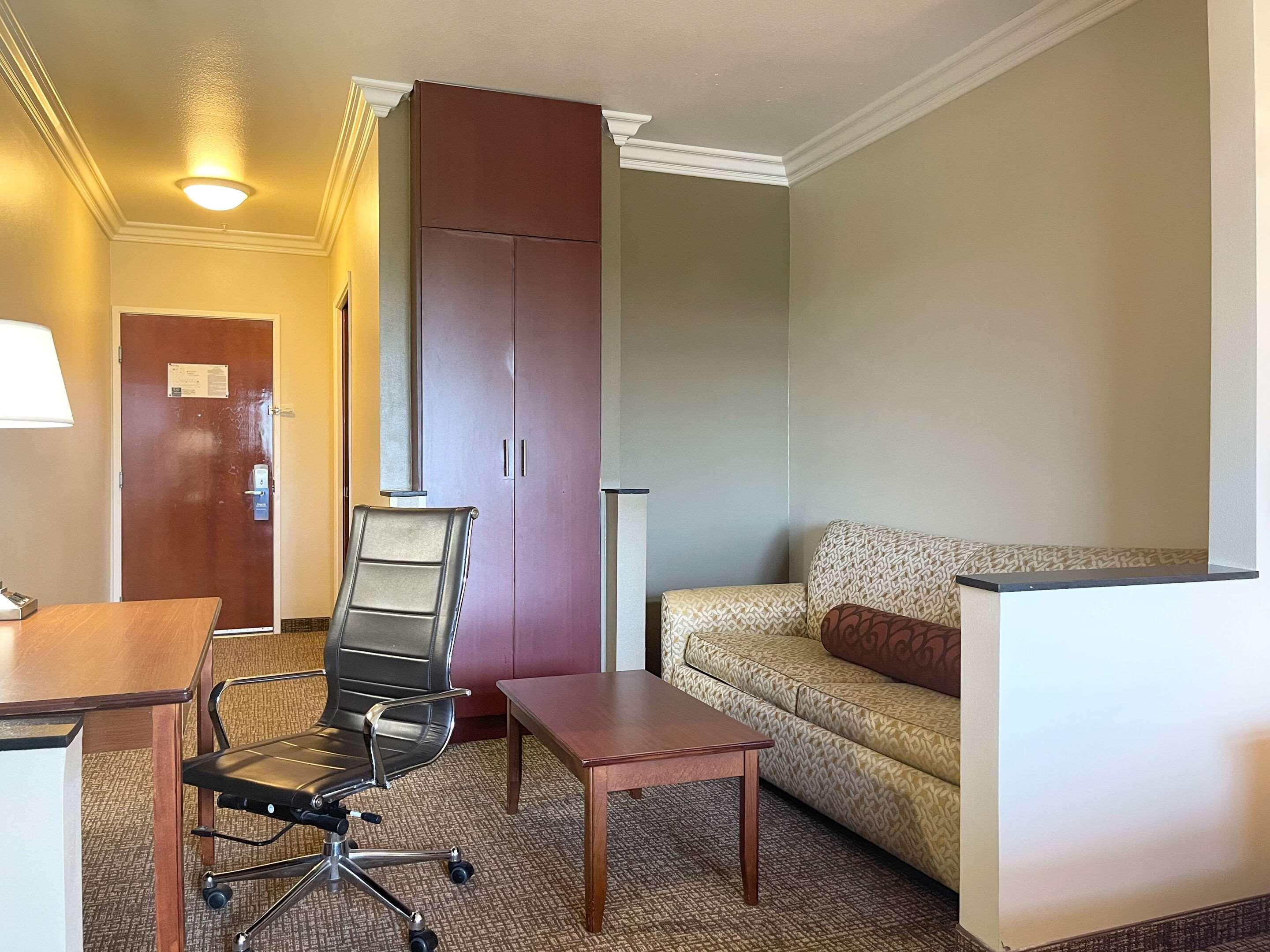 Comfort Camp Pendleton Area Hotel 3*