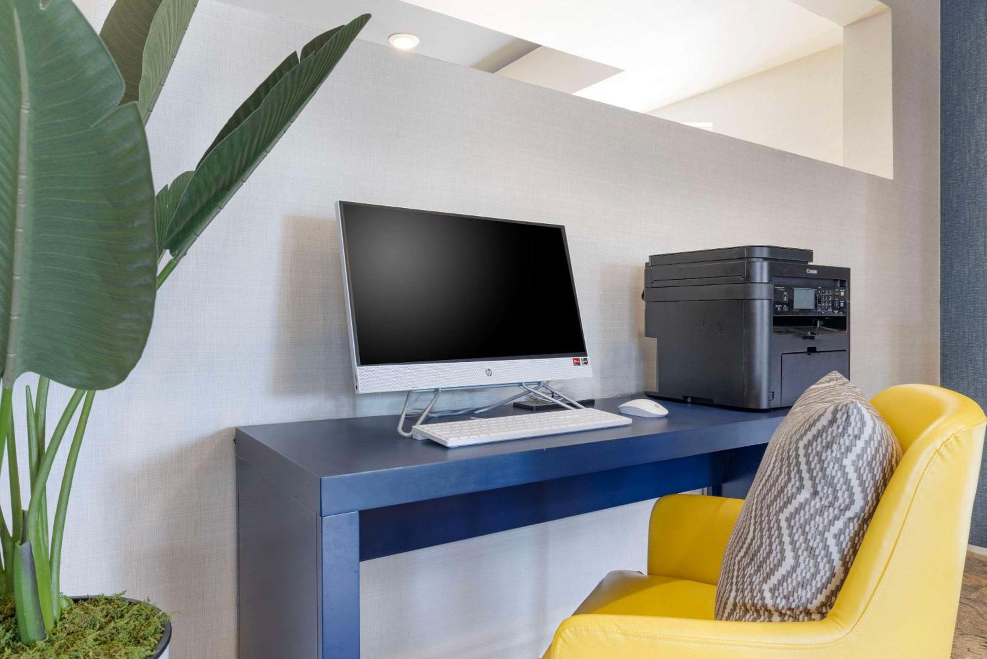 Comfort Camp Pendleton Area Hotel 3*