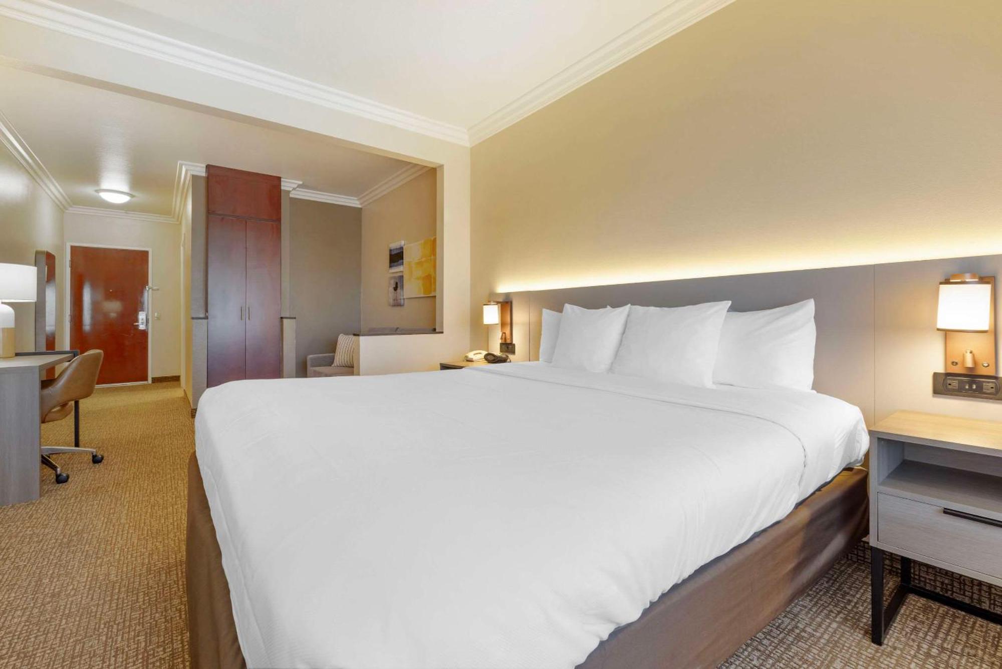 Comfort Camp Pendleton Area Hotel 3*